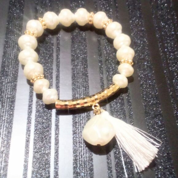 Gold Tone and Tassel Accented White Chunky Faux Pearl Stretch Bracelet - Picture 5 of 6